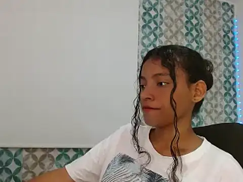 Snapshot of Isabellacarson chatting on 06.17.26 Isabellacarson online show from 06.17.26
