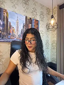 Snapshot of Holly_Watson_ chatting on 07.16.26 Holly Watson online show from 07.16.26
