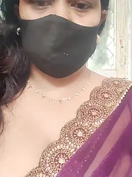 Snapshot of sexyveena chatting on 07.07.26 sexyveena online show from 07.07.26