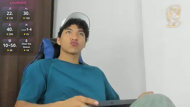 Snapshot of Maximiliano_Young chatting on 05.31.26 Maximiliano Young online show from 05.31.26