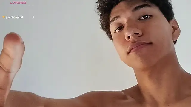 Snapshot of Maximiliano_Young chatting on 07.15.26 Maximiliano Young online show from 07.15.26