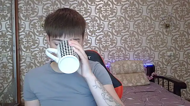 EmyHills online show from 08.02.26