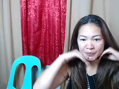 Snapshot of urpretty_hotmama chatting on 06.20.26 urpretty hotmama online show from 06.20.26