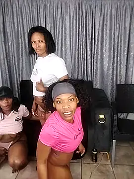QueenZara 202 online show from 06.25.26