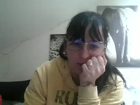 Snapshot of sexujuly88 chatting on 02.04.25 sexujuly88 online show from 02.04.25