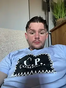 Snapshot of Ronnie153 chatting on 06.26.26 Ronnie153 online show from 06.26.26