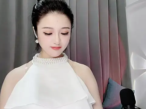 Snapshot of Momo-Wow chatting on 06.07.26 Momo-Wow online show from 06.07.26