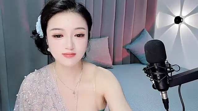 Snapshot of Momo-Wow chatting on 07.04.26 Momo-Wow online show from 07.04.26