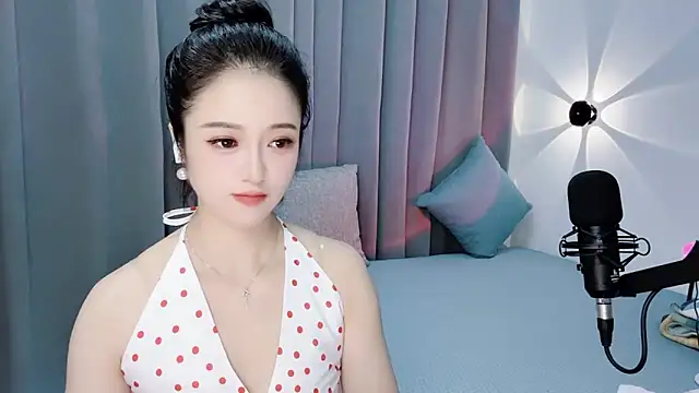 Snapshot of Momo-Wow chatting on 07.13.26 Momo-Wow online show from 07.13.26