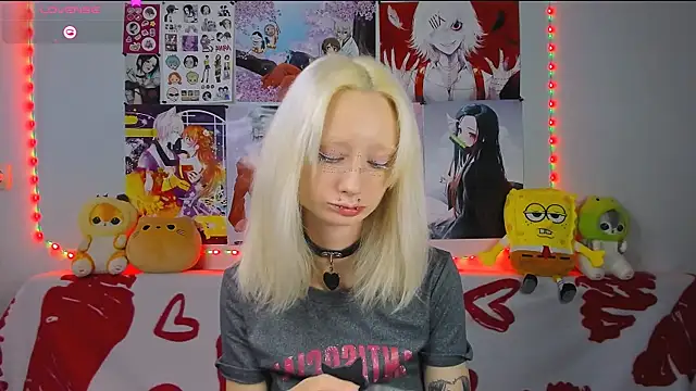 Snapshot of Katia_Nabiee chatting on 06.18.26 Katia Nabiee online show from 06.18.26