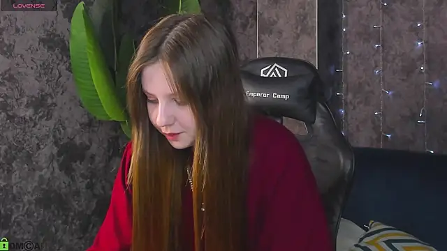 Snapshot of Violeta_Paul chatting on 06.05.26 Violeta Paul online show from 06.05.26