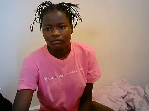 Snapshot of BerryJulie chatting on 06.17.26 BerryJulie online show from 06.17.26
