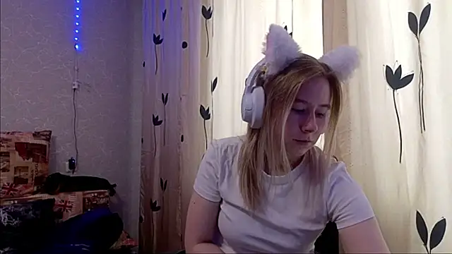 Snapshot of NikiFray chatting on 06.01.26 NikiFray online show from 06.01.26