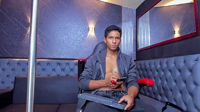 Snapshot of Yoel_Blessed chatting on 06.18.26 Yoel Blessed online show from 06.18.26