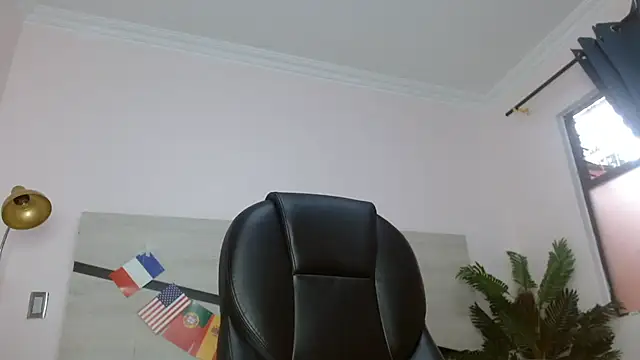 Snapshot of amara_sanchez chatting on 07.04.26 amara sanchez online show from 07.04.26