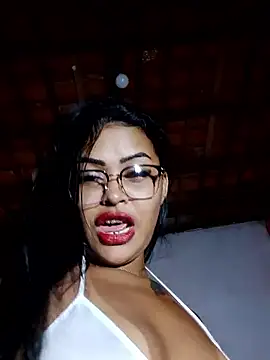 Snapshot of Silmara21 chatting on 06.29.26 Silmara21 online show from 06.29.26