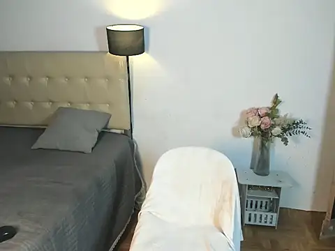 Snapshot of YourladyLia_ chatting on 07.29.26 YourladyLia online show from 07.29.26