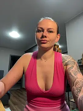 Snapshot of MonoGirl chatting on 06.19.26 MonoGirl online show from 06.19.26