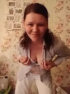 Snapshot of KellyCarter_ chatting on 06.17.26 KellyCarter online show from 06.17.26
