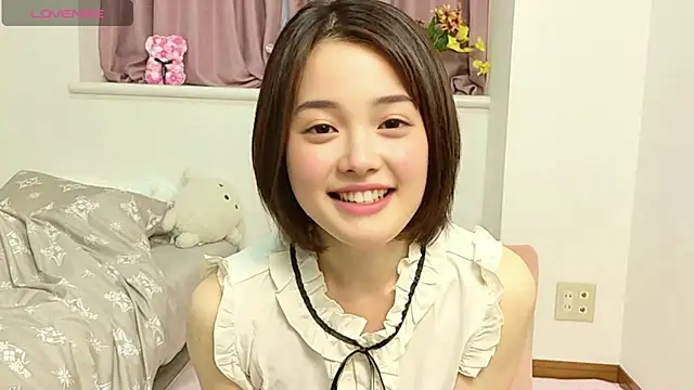 Snapshot of Momo_hip chatting on 06.10.26 Momo hip online show from 06.10.26