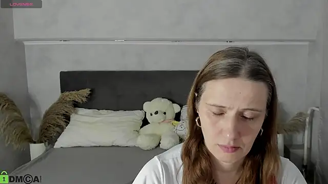 Snapshot of Kathrine-Meyer chatting on 07.07.26 Kathrine-Meyer online show from 07.07.26