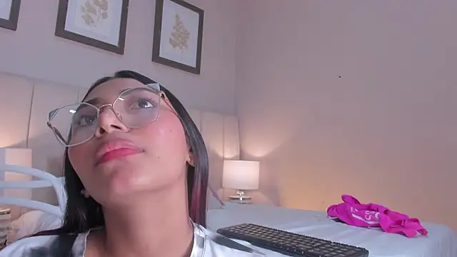 Snapshot of vanessa__stp chatting on 06.25.26 vanessa stp online show from 06.25.26