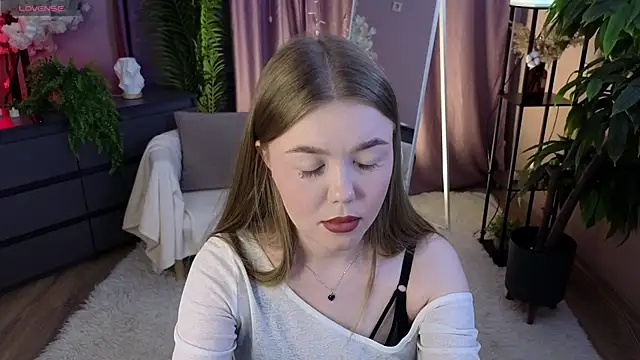 Snapshot of Lina_deels chatting on 06.26.26 Lina deels online show from 06.26.26
