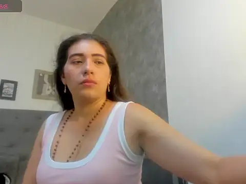 Snapshot of mikaela_s3x chatting on 06.10.26 mikaela s3x online show from 06.10.26