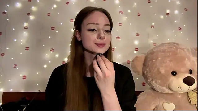 itskylieee online show from 06.10.26