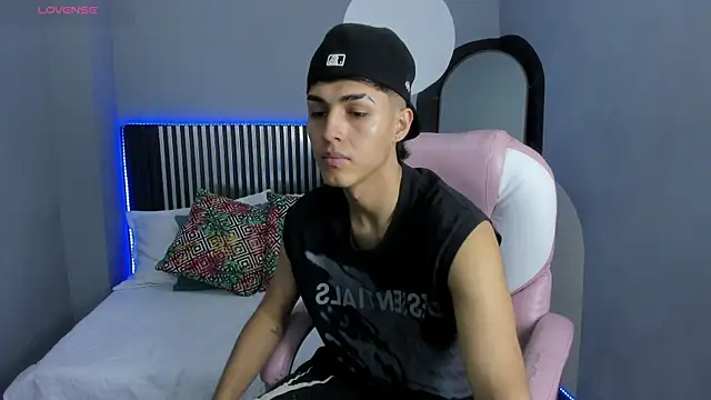 Snapshot of Axel_Mendozaa chatting on 06.25.26 Axel Mendozaa online show from 06.25.26