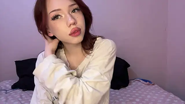 Snapshot of moonlure chatting on 07.23.26 moonlure online show from 07.23.26