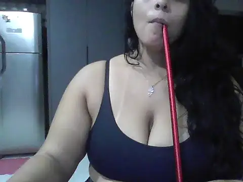 Snapshot of Isabel2q5n chatting on 07.30.26 Isabel2q5n online show from 07.30.26