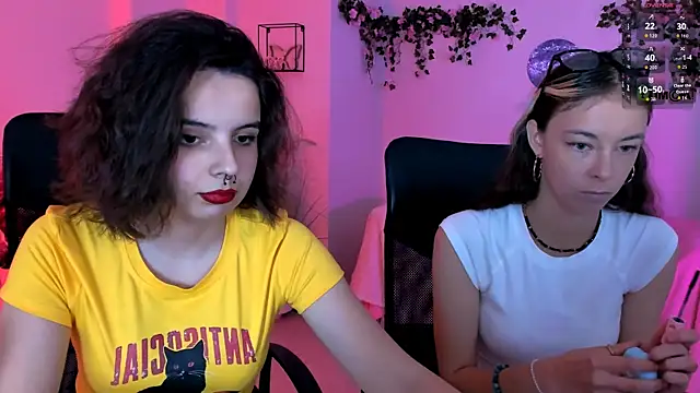 Snapshot of lia_dream_ chatting on 07.30.26 lia dream online show from 07.30.26