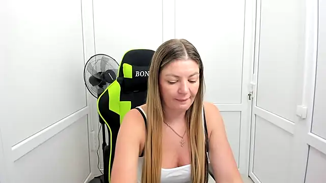MiaSummerr  online show from 07.05.26