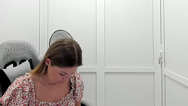 MiaSummerr  online show from 07.17.26