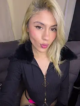 Snapshot of Lia-firee chatting on 07.19.26 Lia-firee online show from 07.19.26