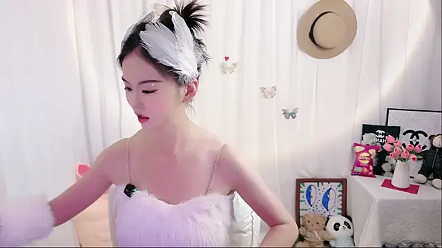 Snapshot of Ella-008 chatting on 06.15.26 Ella-008 online show from 06.15.26