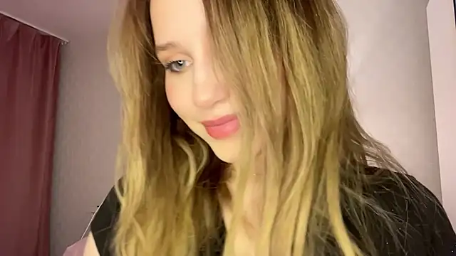 Snapshot of Bella__Ray chatting on 06.12.26 Bella Ray online show from 06.12.26