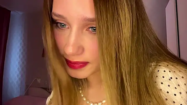 Snapshot of Bella__Ray chatting on 06.14.26 Bella Ray online show from 06.14.26