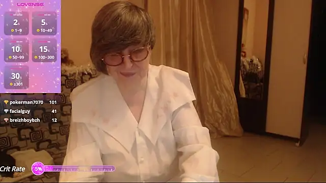 Snapshot of Sharon_Amore chatting on 12.31.24 Sharon Amore online show from 12.31.24