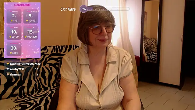 Snapshot of Sharon_Amore chatting on 03.08.25 Sharon Amore online show from 03.08.25