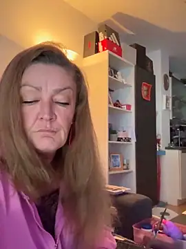 Snapshot of MumGabriela chatting on 06.14.26 MumGabriela online show from 06.14.26