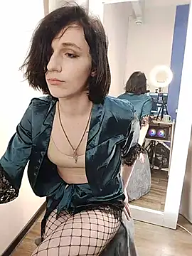 MickeQuinee online show from 07.10.26