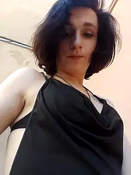 MickeQuinee online show from 07.18.26