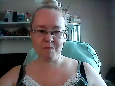 Snapshot of Viola27 chatting on 06.14.26 Viola27 online show from 06.14.26