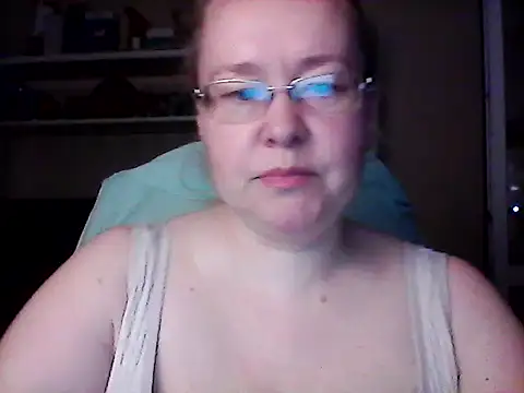 Snapshot of Viola27 chatting on 06.17.26 Viola27 online show from 06.17.26