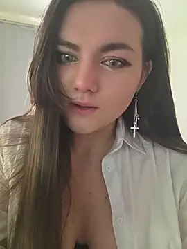 Snapshot of XenaBevy chatting on 07.16.26 XenaBevy online show from 07.16.26