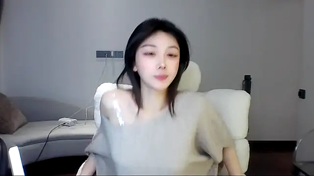 Snapshot of SylvieMaya chatting on 07.15.26 SylvieMaya online show from 07.15.26