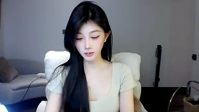 Snapshot of SylvieMaya chatting on 07.20.26 SylvieMaya online show from 07.20.26