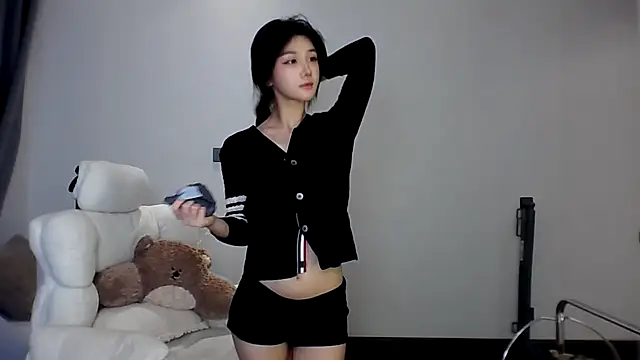 Snapshot of SylvieMaya chatting on 07.24.26 SylvieMaya online show from 07.24.26